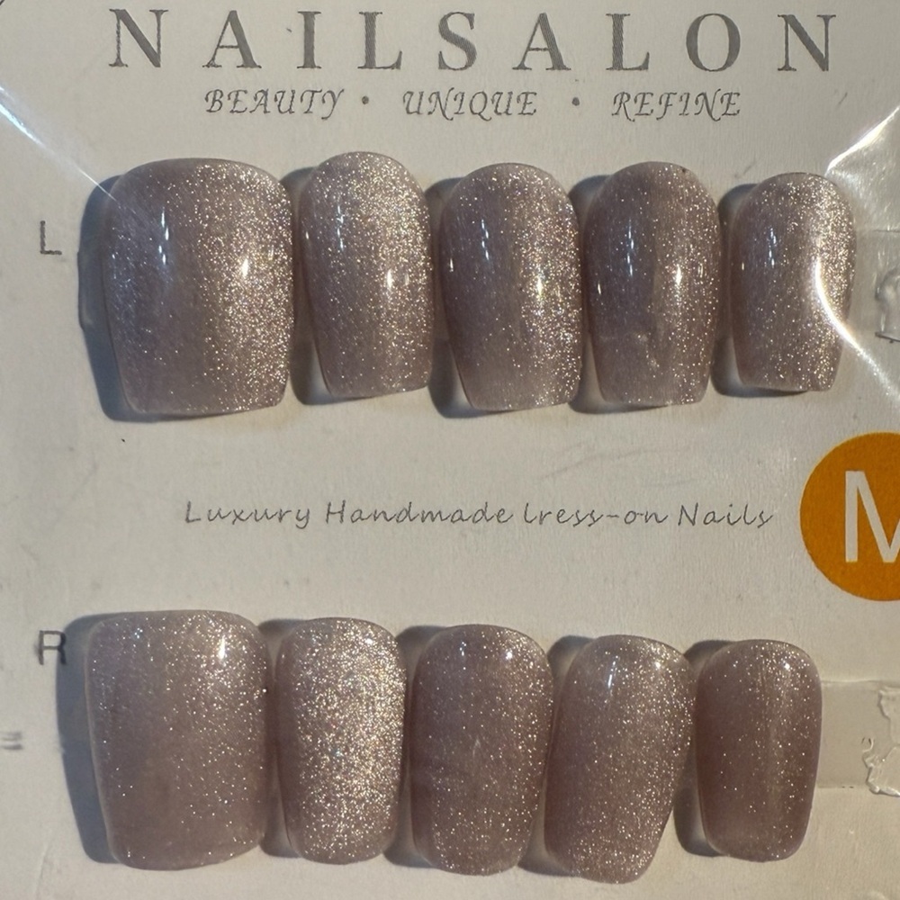 Nail Art Collection Luxury Handmade Press-On Nails – Medium Size